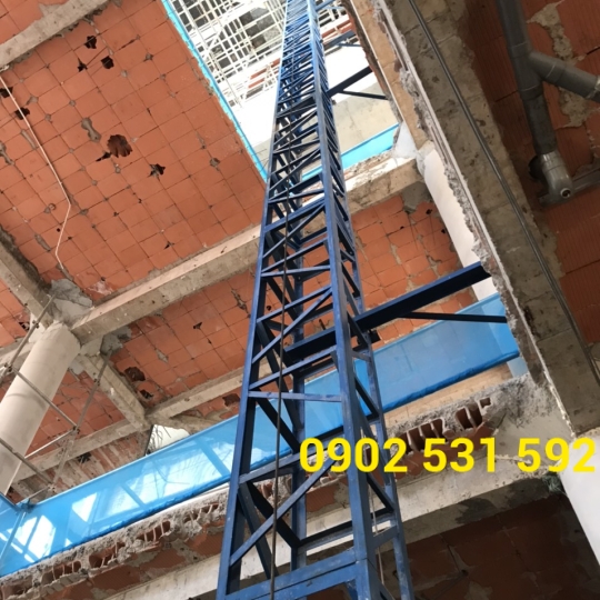 Vận Thăng Nâng Hàng Màu Xanh